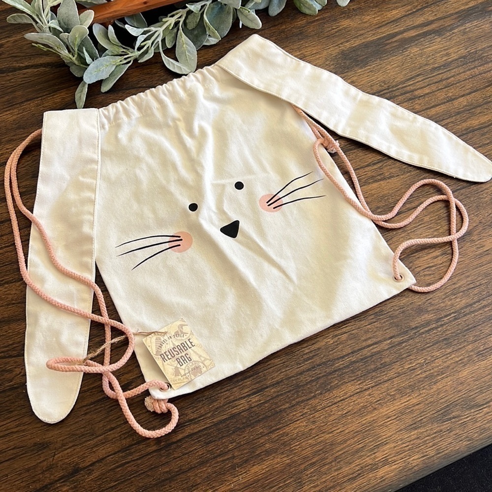 NWT adorable bunny reusable bag, perfect for easter, shopping, backpack